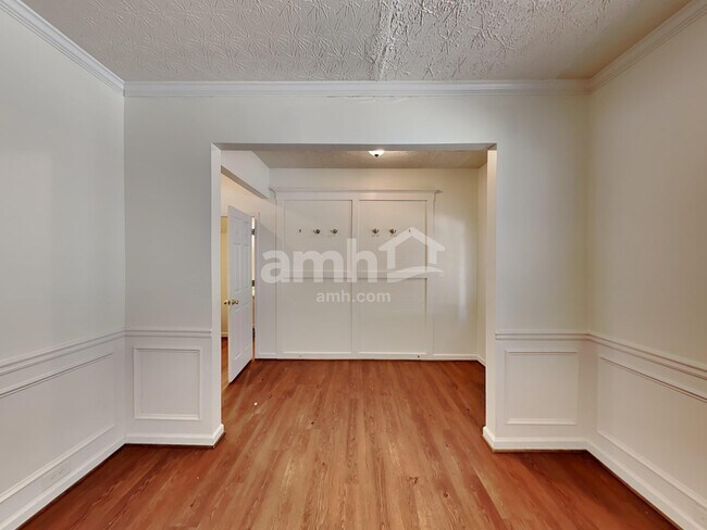 Building Photo - 127 Oleander Way