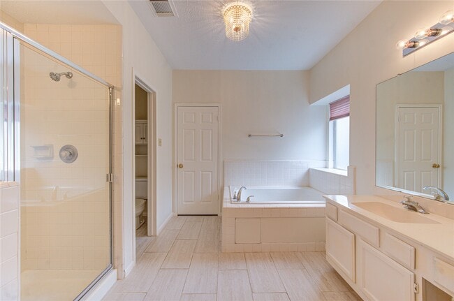 Building Photo - 14823 Atterbury Dr