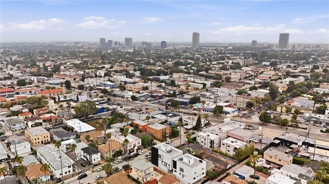 Building Photo - 1430 Cloverdale Ave