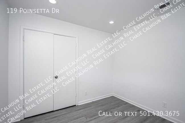 Building Photo - 119 Poinsetta Dr