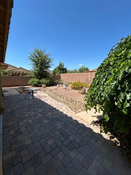 Building Photo - 4936 Semifonte Dr