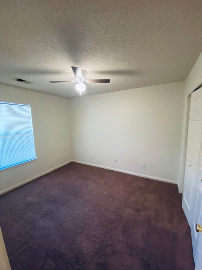 Building Photo - 2810 Mulberry Ln