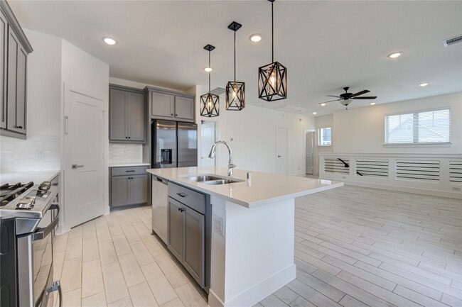 Building Photo - 18815 River Overlook Ct