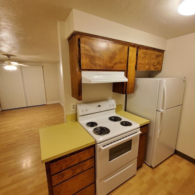 Building Photo - 30th Place Duplex