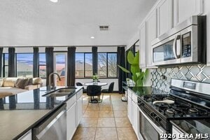 Building Photo - 1346 Nicholas Manor