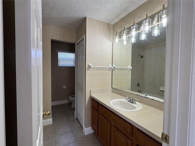 Building Photo - 5040 Walnut Ridge Dr