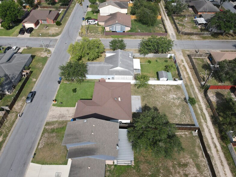 Building Photo - 1517 Robin Ave