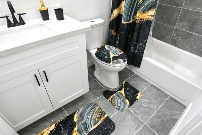 Building Photo - 9705 Garcroft St