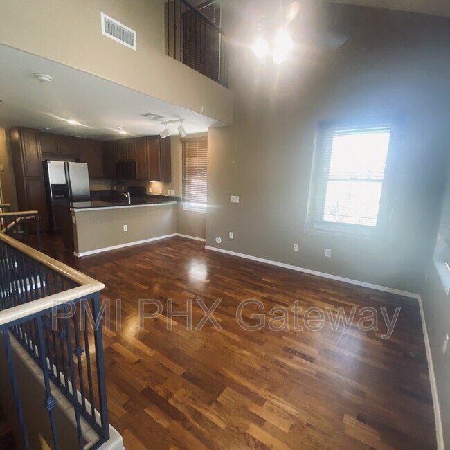 Building Photo - 1313 S Sabino Dr