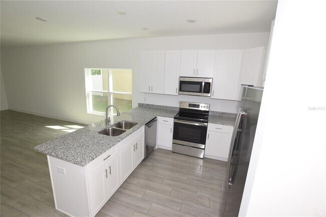 Building Photo - 458 Lake Shore Pkwy