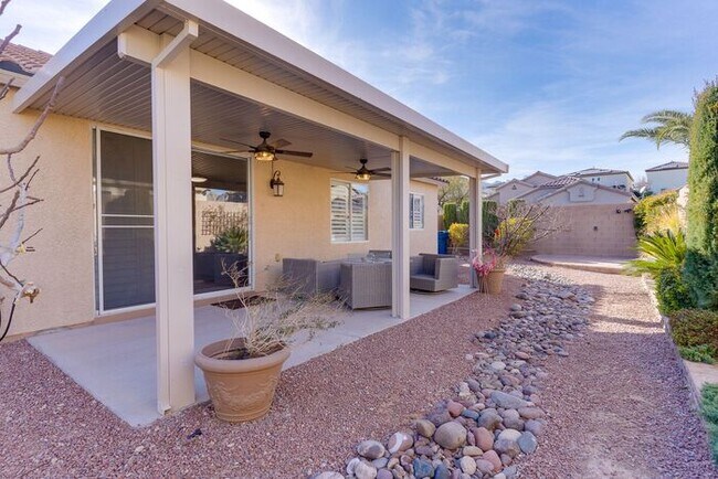 Building Photo - Fully Furnished Single-Story Gem in Gated Northwest Community!