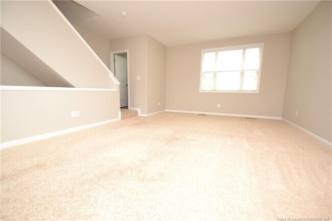 Building Photo - 208 Irving Way
