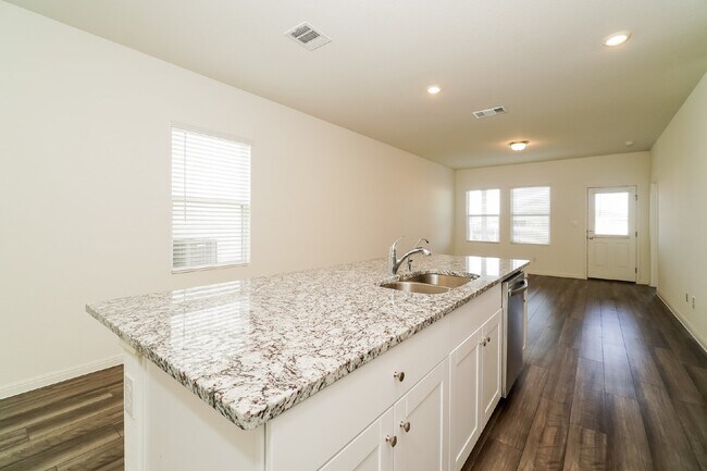 Building Photo - 141 Rubrum Rd