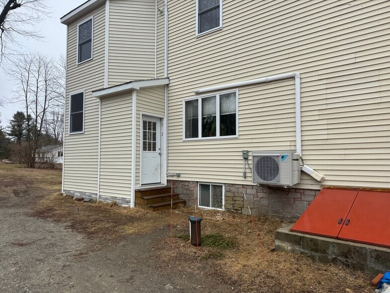 Building Photo - 340 Granite Hill Rd