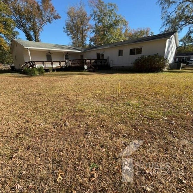 Building Photo - 113 Susan Ave