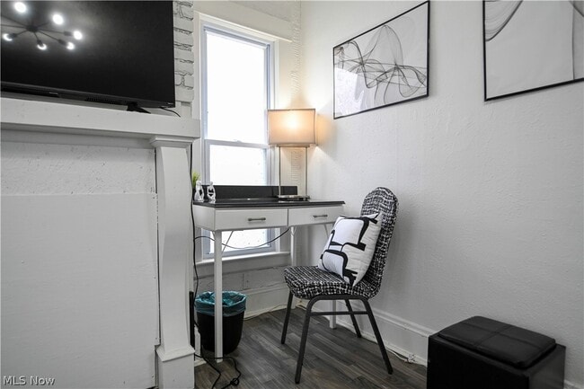 Building Photo - 1856 Lampson Rd