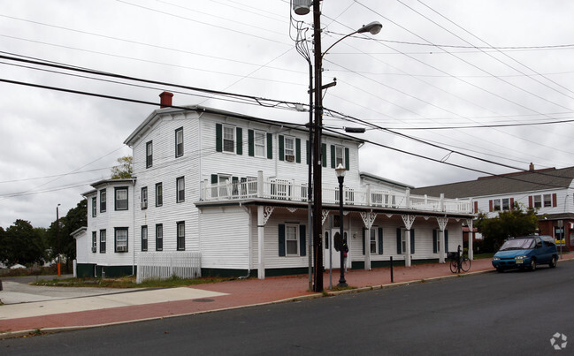 Building Photo - The Washington Hotel