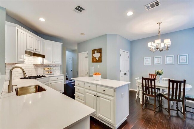 Building Photo - 10 Juniper Berry Way
