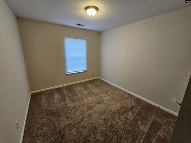 Building Photo - 940 Yarrow Ln