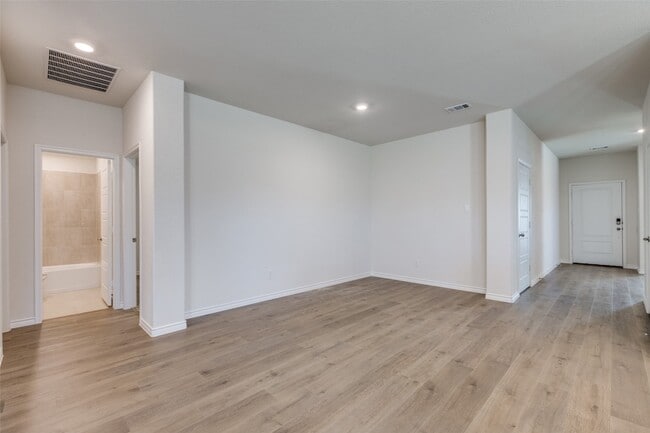 Building Photo - 5237 Sandrine Ave