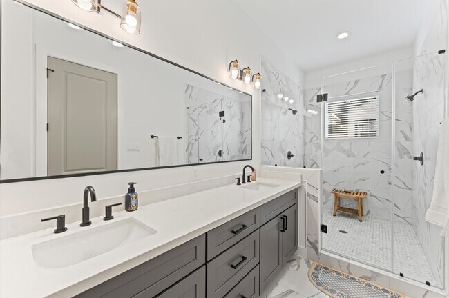 Building Photo - 2311 Eagle St