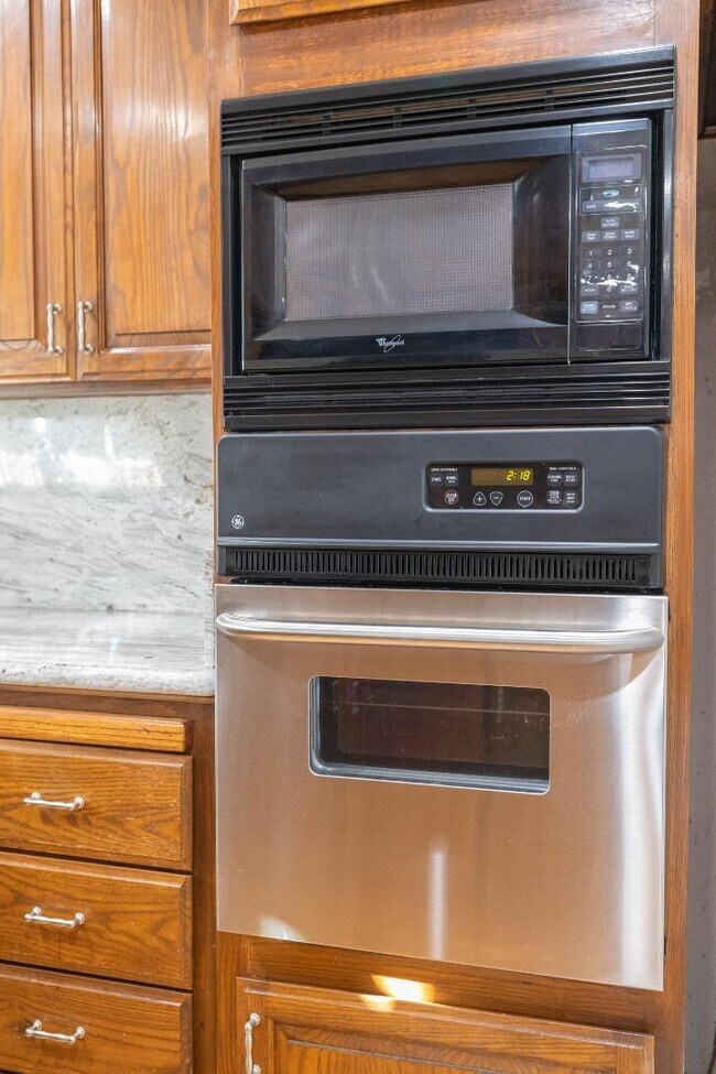 Building Photo - 3276 Andora Dr