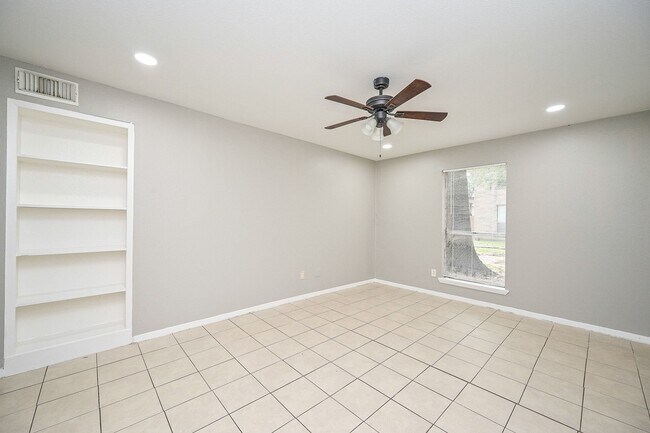 Building Photo - 16303 Lyons School Rd