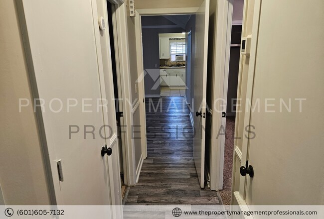 Building Photo - Relaxing and ready for you located in the ...