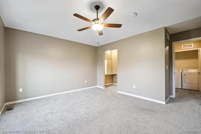 Building Photo - 22051 Parkview Dr