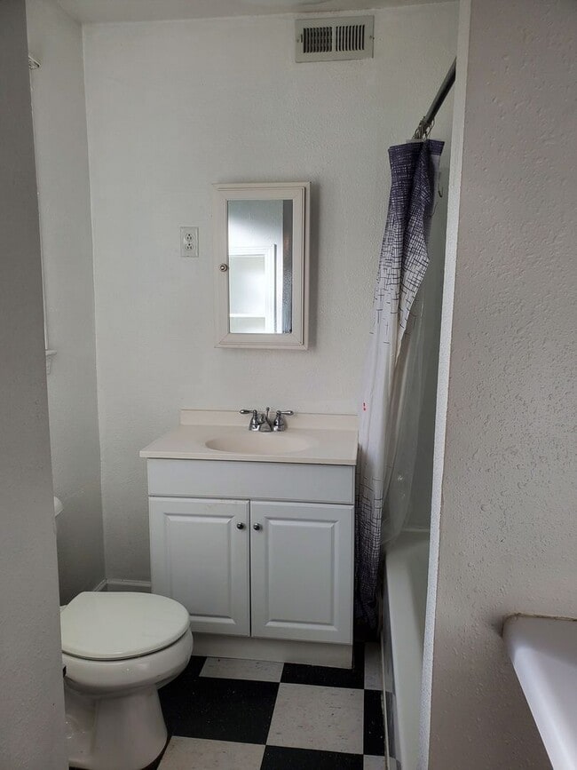 Building Photo - Oxford Heights Subdivision