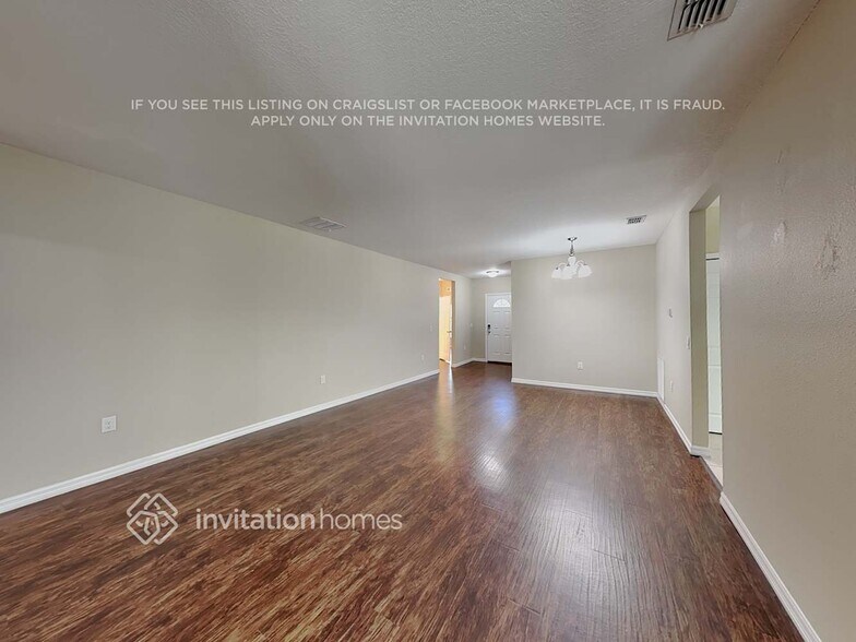 Building Photo - 2443 Longworthy Rd