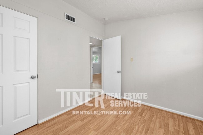 Building Photo - 8968 Talisman Dr