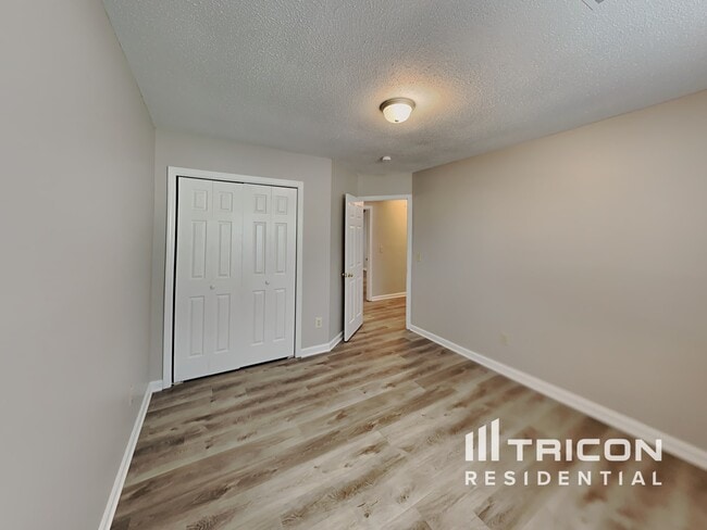 Building Photo - 123 Cranley Rd