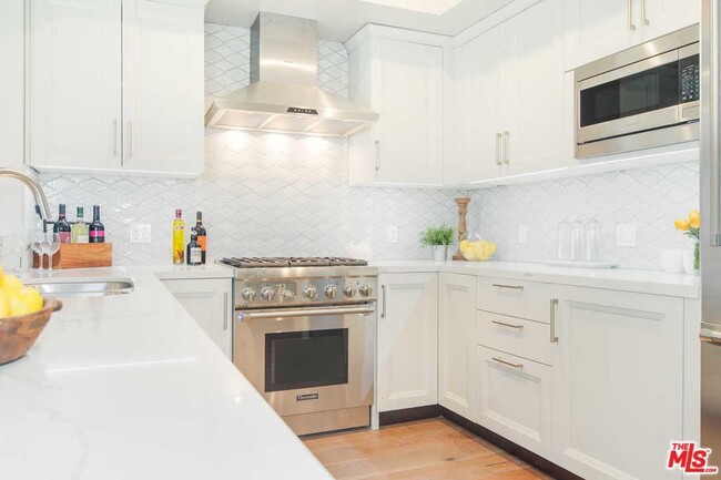 Kitchen - 1500 S Beverly Dr