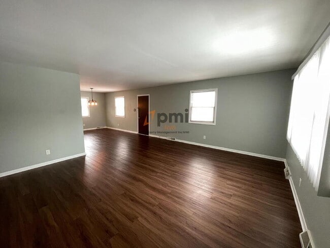 Building Photo - 6805 Jackson Ave