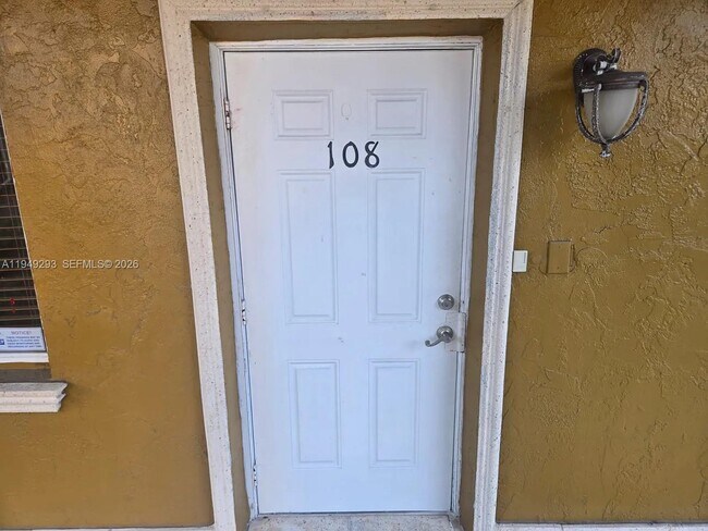 Building Photo - 2323 Van Buren St