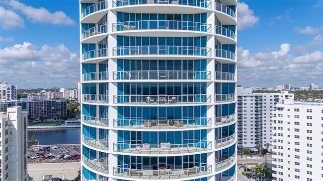 Building Photo - 3101 S Ocean Dr