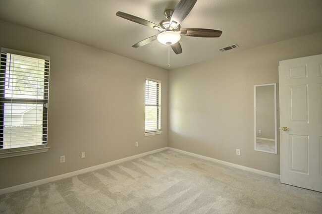 Building Photo - 117 Dover Dr