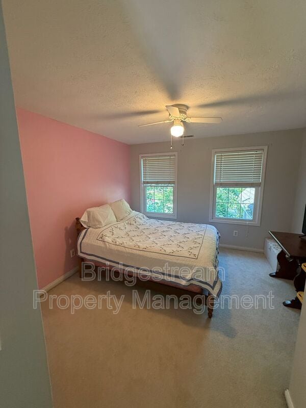 Building Photo - 7425 Pelbrook Farm Dr