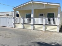 Building Photo - 6 Grube St