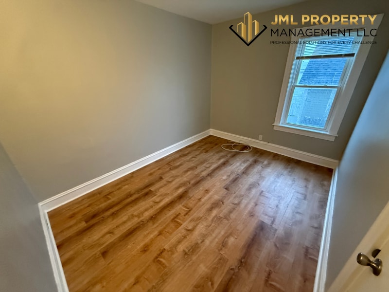 Building Photo - 117 Irving St