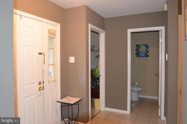 Building Photo - 3 Nathan Ct