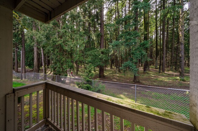 Building Photo - St. Johns 1 bedroom 1 bath in park-like setting.