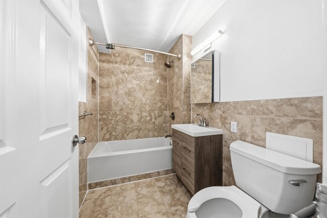 Building Photo - 20 2nd St