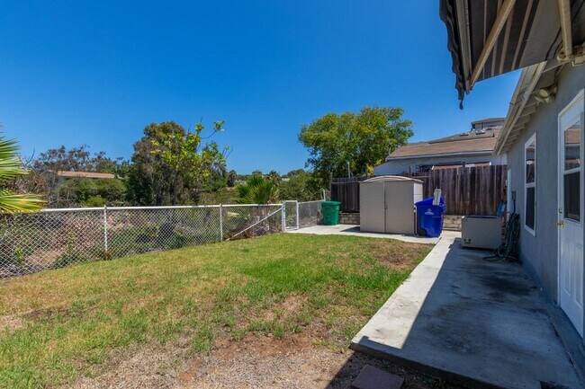 Building Photo - 4804 Iroquois Ave