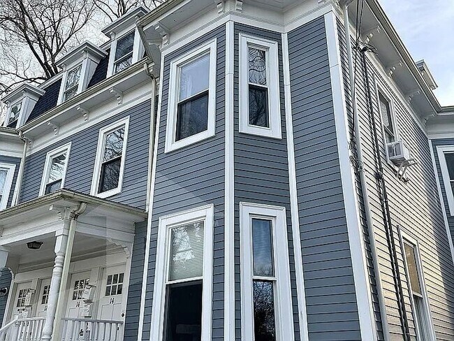 Building Photo - 12 Tufts St