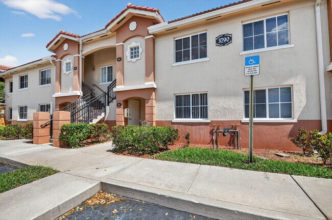 Building Photo - 3790 N Jog Rd