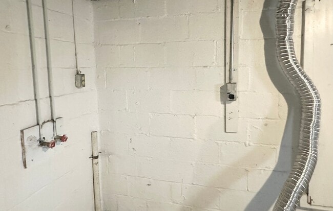 Building Photo - 66 W California Ave