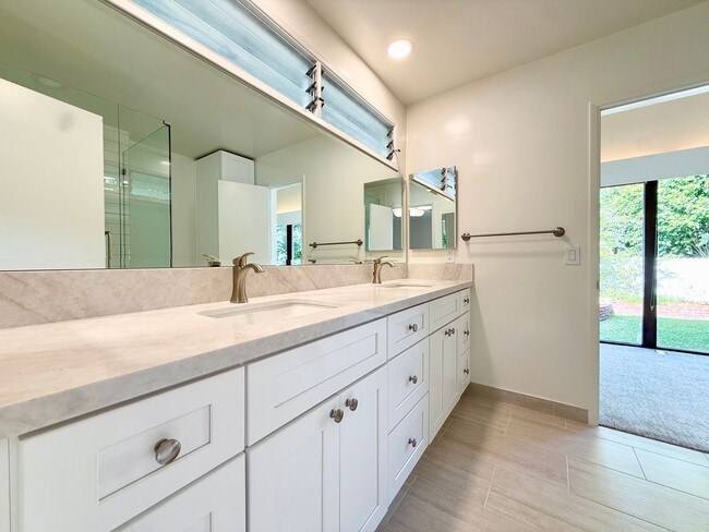 Building Photo - Beautiful 3BR/3BA Point Loma Home with Vaulted Ceilings & Central AC
