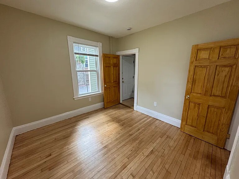 Building Photo - 368 Washington St